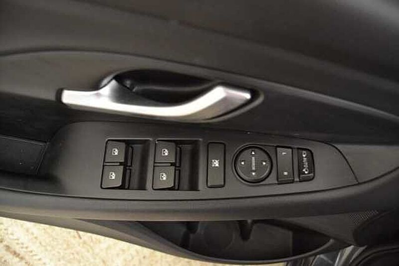 Hyundai i30 1.5 DPI Klass SLX 110